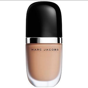 Marc Jacobs 64 Fawn Medium Genius Gel Super-Charged Foundation